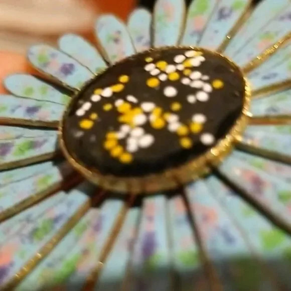 COPY - Flower Brooch / Pin Vintage - Picture 5 of 5